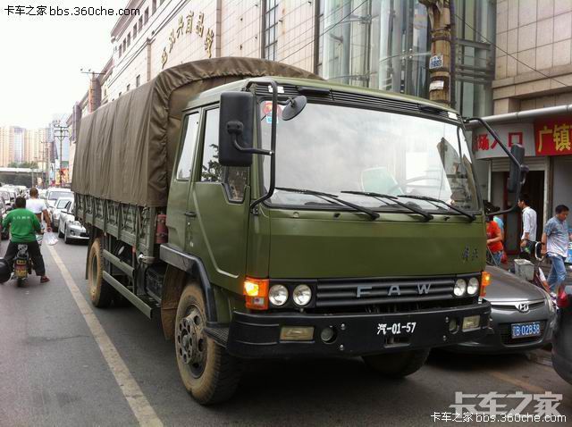 随手拍两辆军车