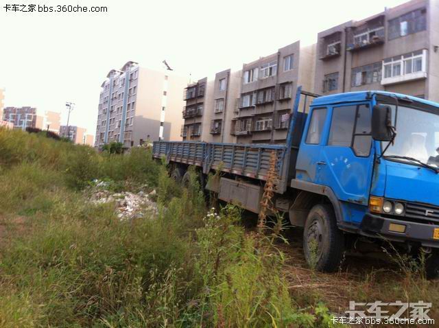 双后桥的解放j3漂亮的天蓝色