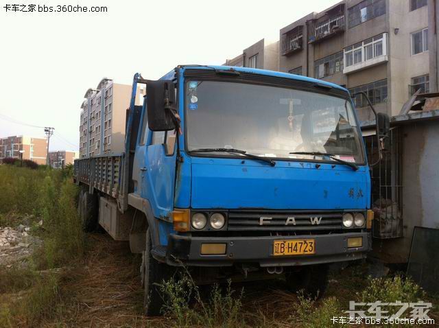 双后桥的解放j3漂亮的天蓝色