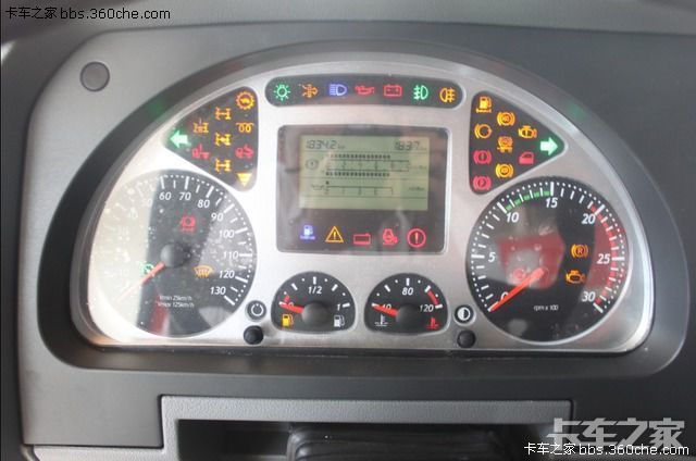 魔都实拍第三十四季红岩杰狮m100国iv牵引车实拍