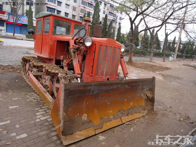 拍工程机械之古老的东方红链轮推土机
