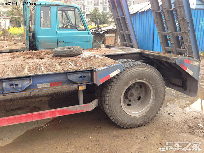 出售出售2500公里解放悍威j5前四后四平板拖车