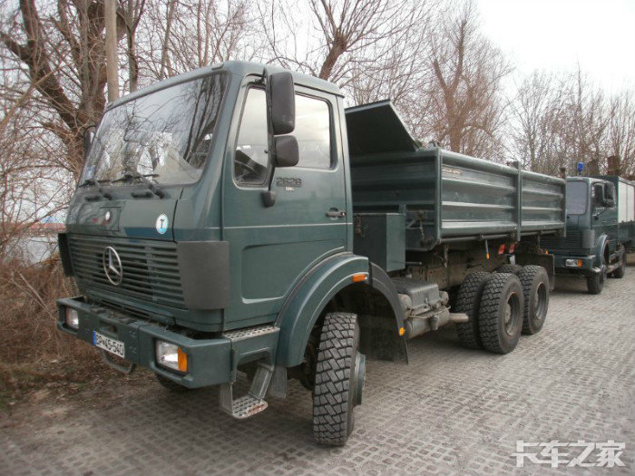 ng2026装备奔驰om402 v8自然 吸气水冷柴油机,12.8升,188kw/256ps.