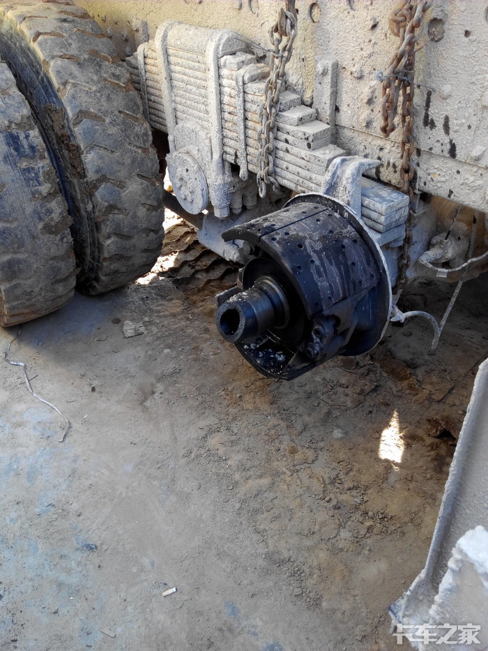 有图有真相解放j6p自卸车中桥套管断裂