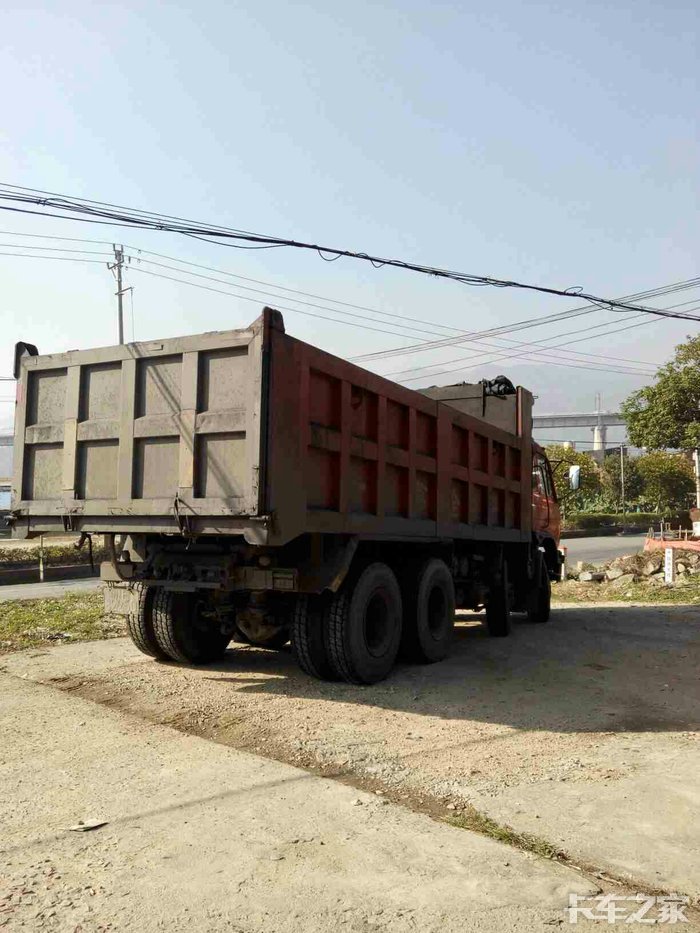 看东风前四后八拉煤车换车厢