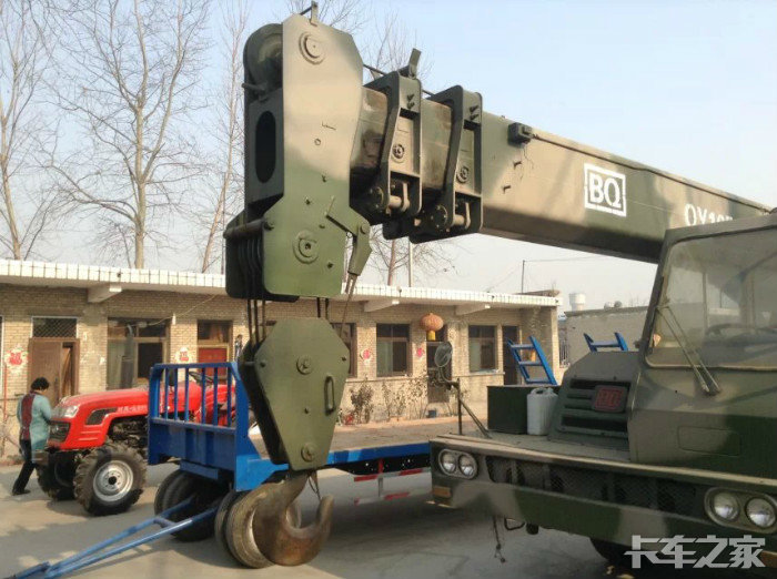 杠杠新的北汽16吨军用吊车,看着军品的做工就比民品强,讲究 _ 卡车之