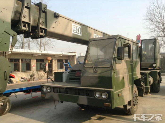 杠杠新的北汽16吨军用吊车看着军品的做工就比民品强讲究