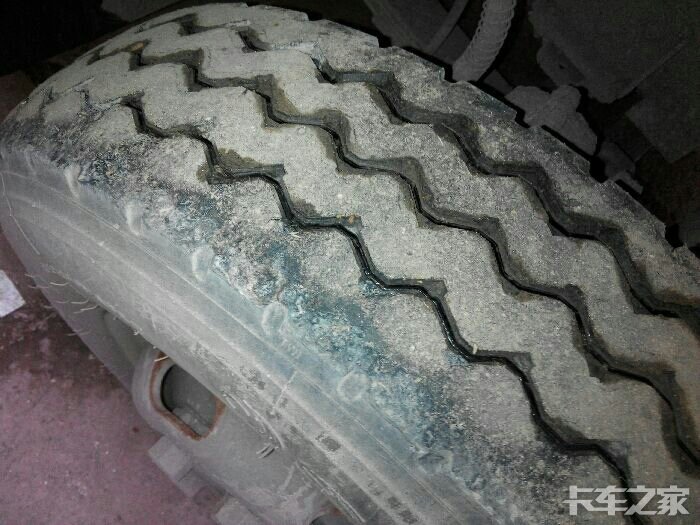 单轿货车吃胎