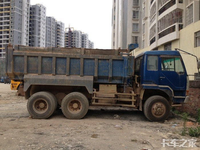 使用了20年的三菱自卸车