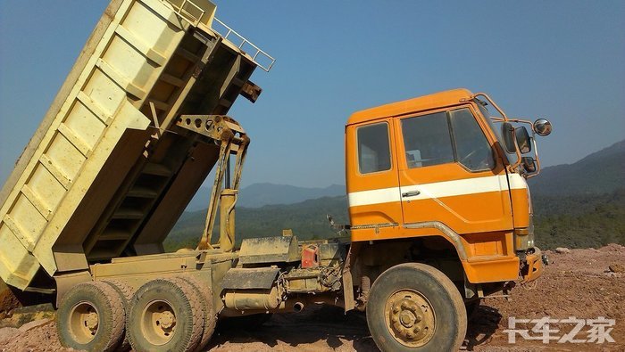 求购三菱日野泥头车