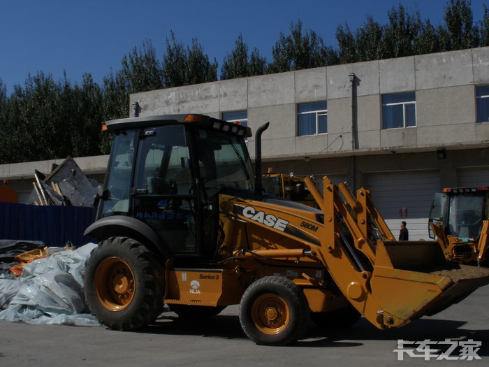 凯斯580m小型装载机