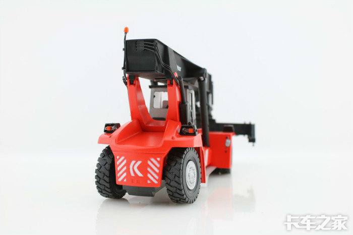 每日一m卡尔玛drf420集装箱正面吊