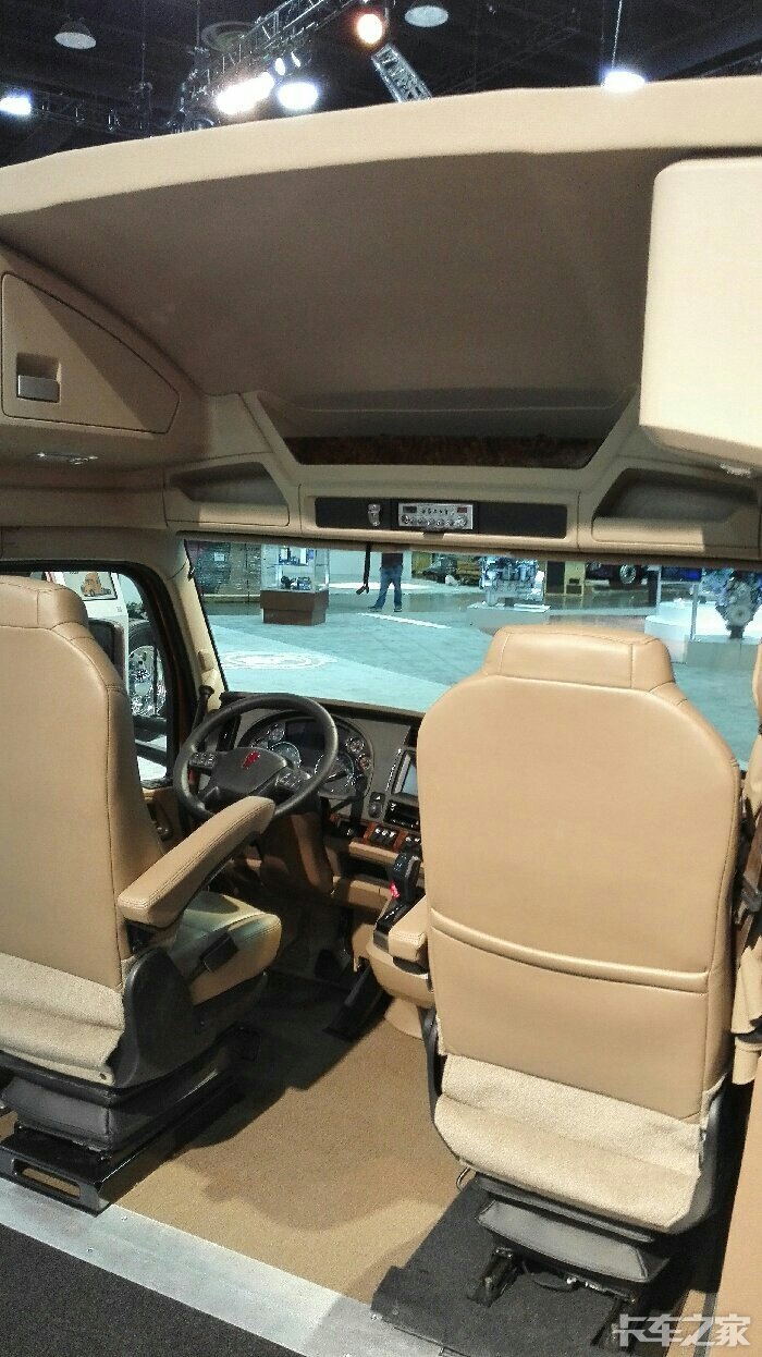 一起去看大鼻子长头卡车 美国中部卡车展我们来了