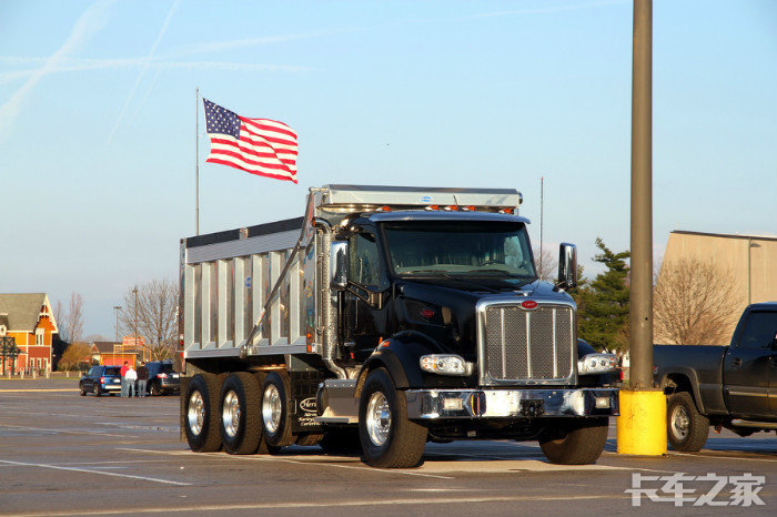 一起去看大鼻子长头卡车 美国中部卡车展我们来了