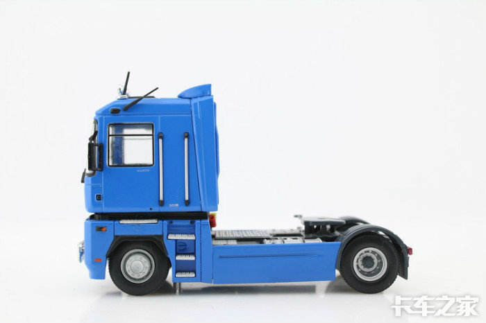 每日一m雷诺马格农牵引车