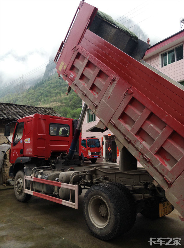 湖北宜昌国四乘龙小王子六缸160单桥自卸车