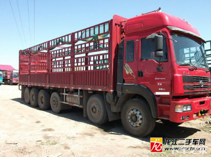 在网上找的前四后十二卡车照片进来看看