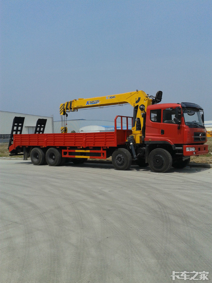 东风前四后八平板随车吊完工!