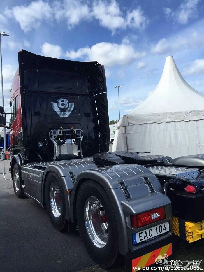 斯堪尼亚k和各种进口卡车