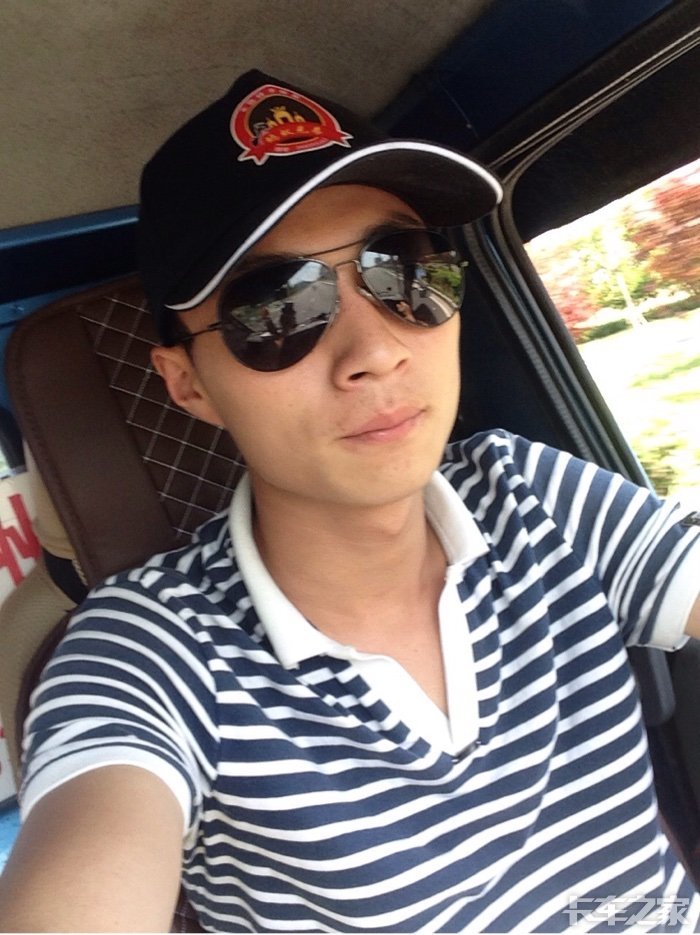 90小伙自拍,比我帅的请上图.