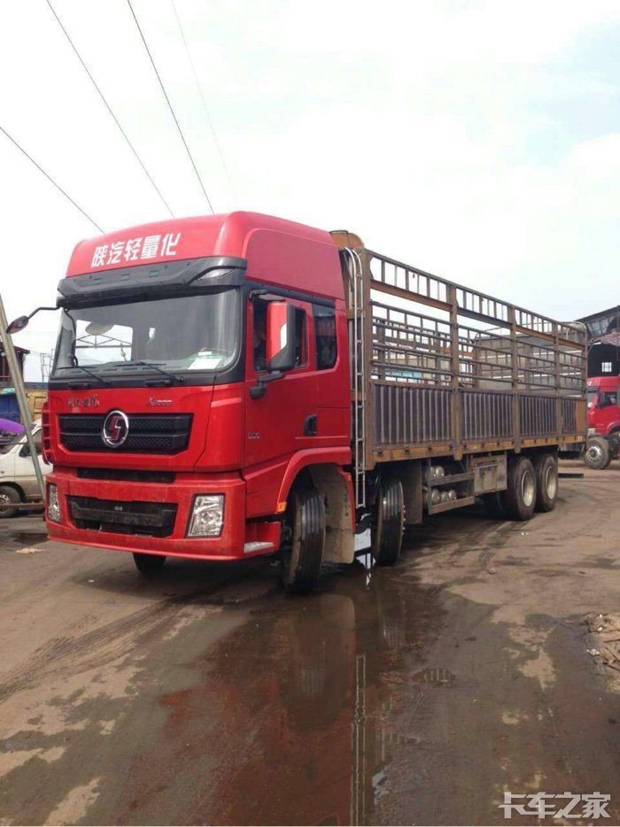 整车自重多少?现在批量上市的自重在13吨不算油水