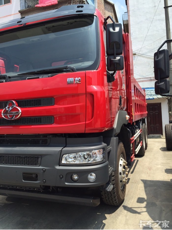 新提霸龙385泥头车