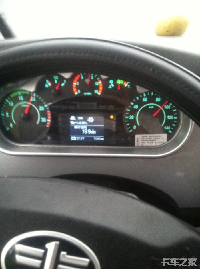 j6尿素灯一直亮