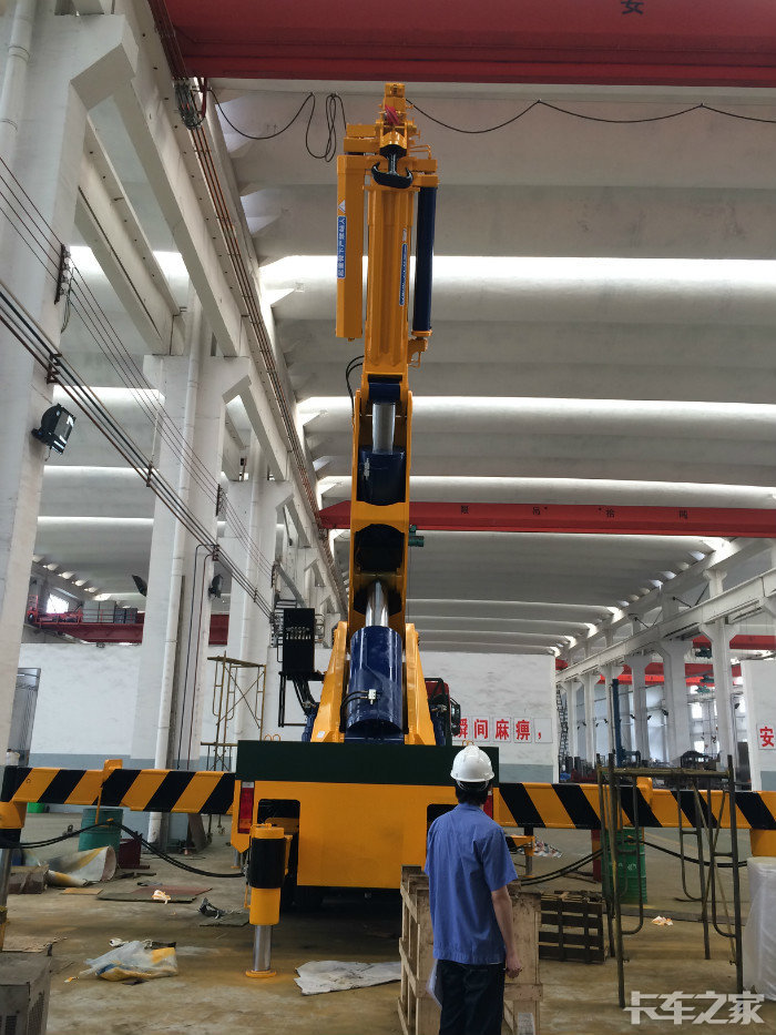 贯海新款随车吊4米吊90吨