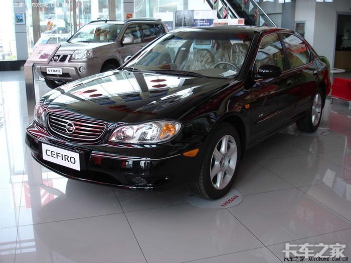 普及一下此款车型是尼桑风度a31最老的一款,图片里的是尼桑风度333