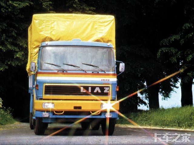 发些利亚兹卡车的图片顺便请教一下利亚兹的发展历史