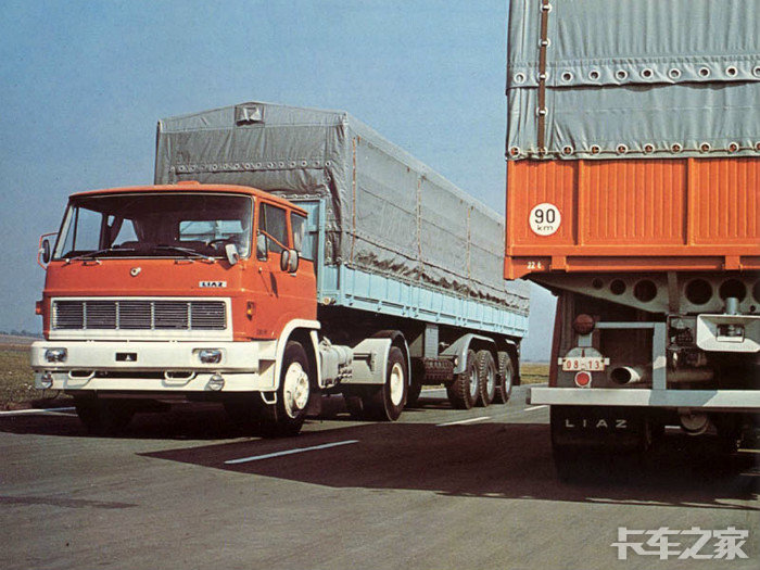 发些利亚兹卡车的图片顺便请教一下利亚兹的发展历史
