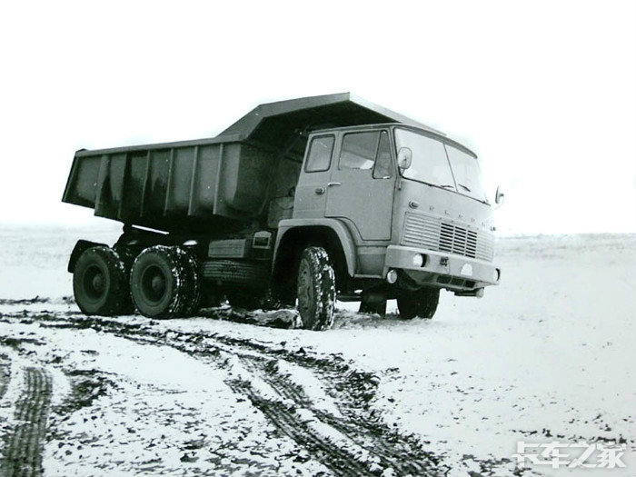 发些利亚兹卡车的图片顺便请教一下利亚兹的发展历史