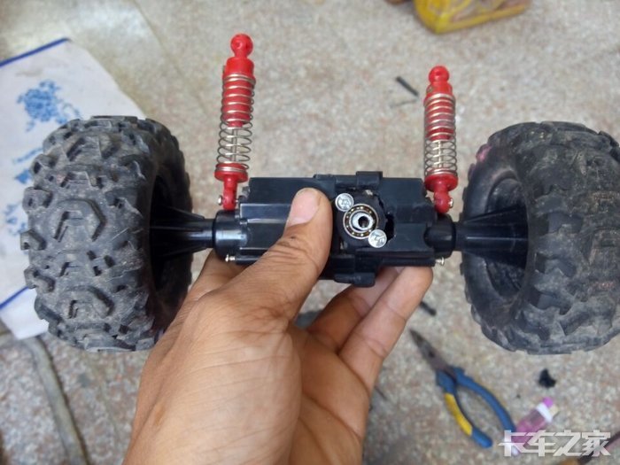 后桥,避震是原车拆的