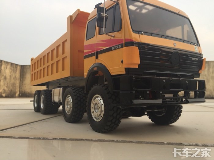 北奔8x8自卸车