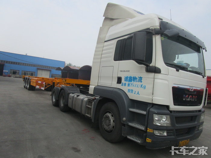 man  牵引车头,白色.配48英尺黄色骨架