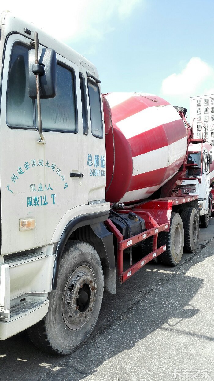 一批华菱二手搅拌车