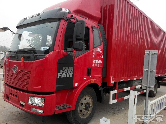 新提的车.7.7米集装箱