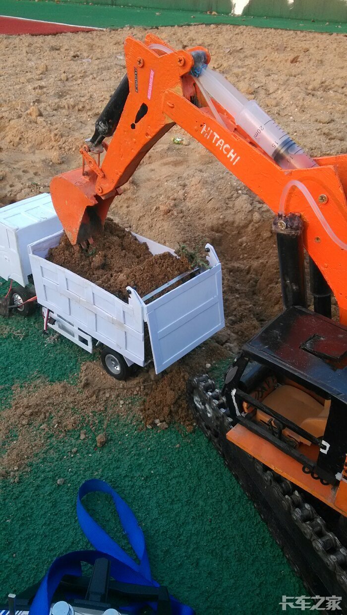 纯手工制作124东风天锦自卸模型