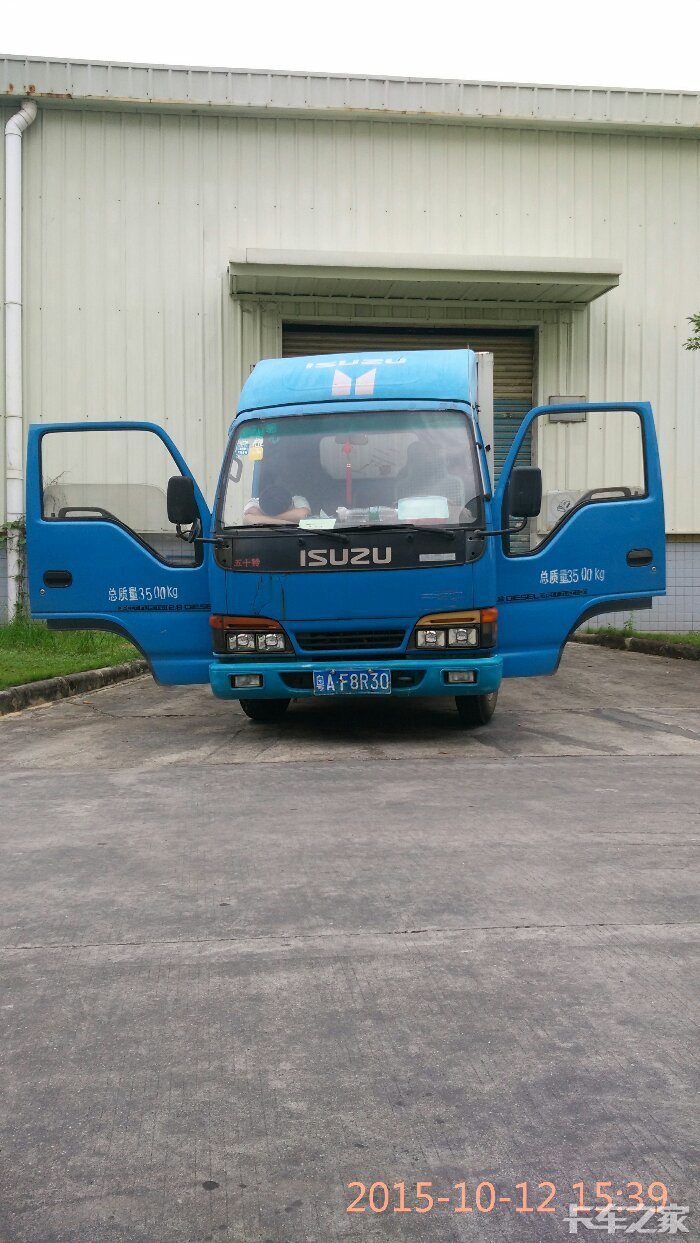 10年的老五十铃双排座