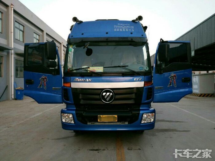 欧曼5 车标都贴什么地方.求图