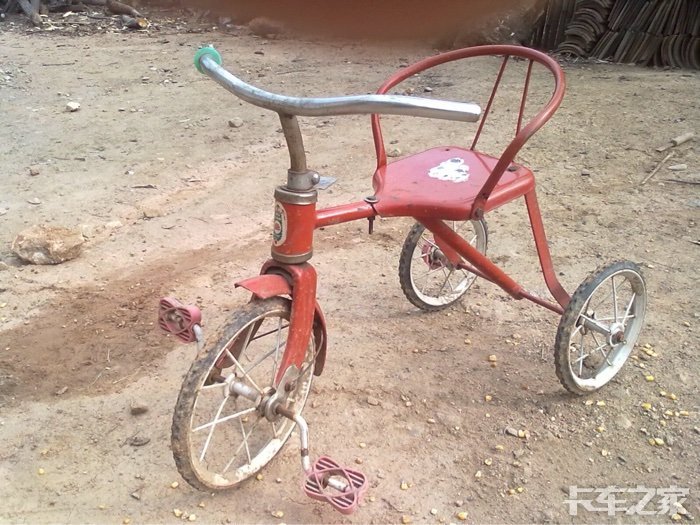 穿着破裤裆,流着鼻涕,骑着小三轮的猛蹬的小屁孩,如今不多见了