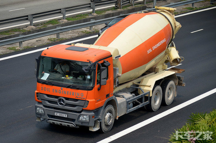 新加坡的水泥罐车 _ 卡车之家论坛