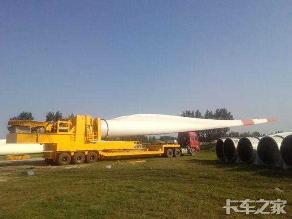 看看现在的风力发电运输车叶片山地倒运车
