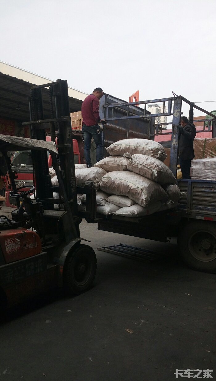 临沂金兰物流装货中!