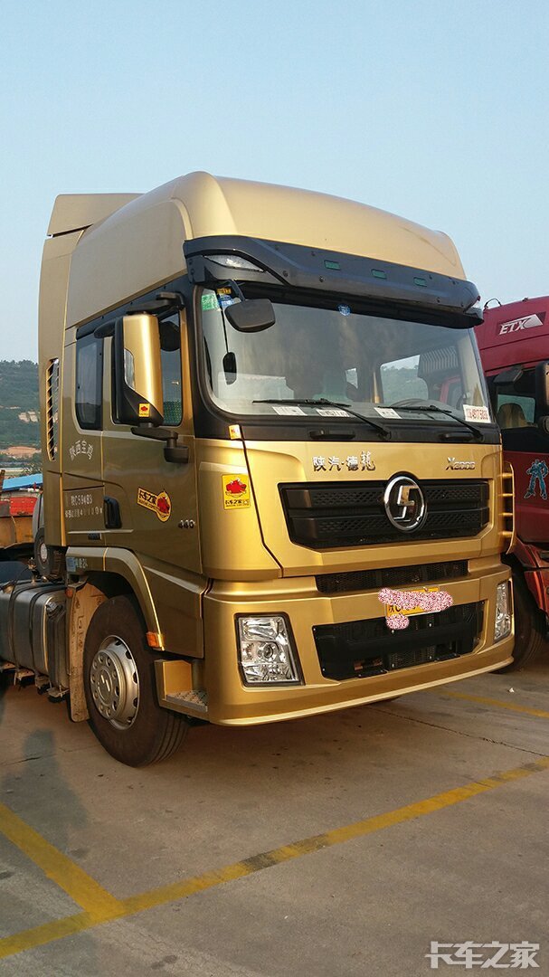 陕汽德龙x3000贴车标了