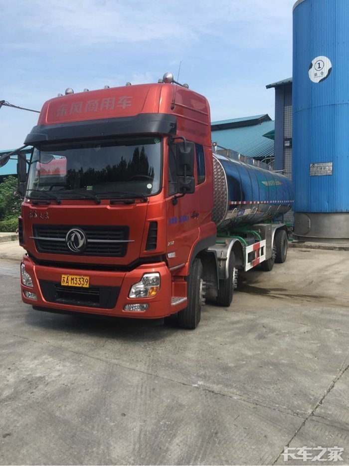 附近急招带车司机图片