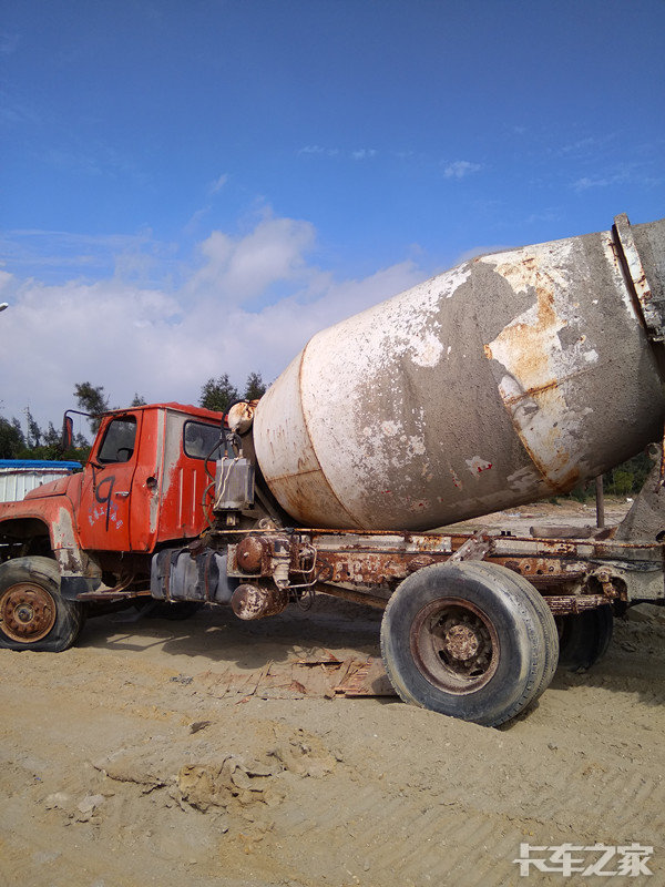 好少见的长头搅拌车报废的