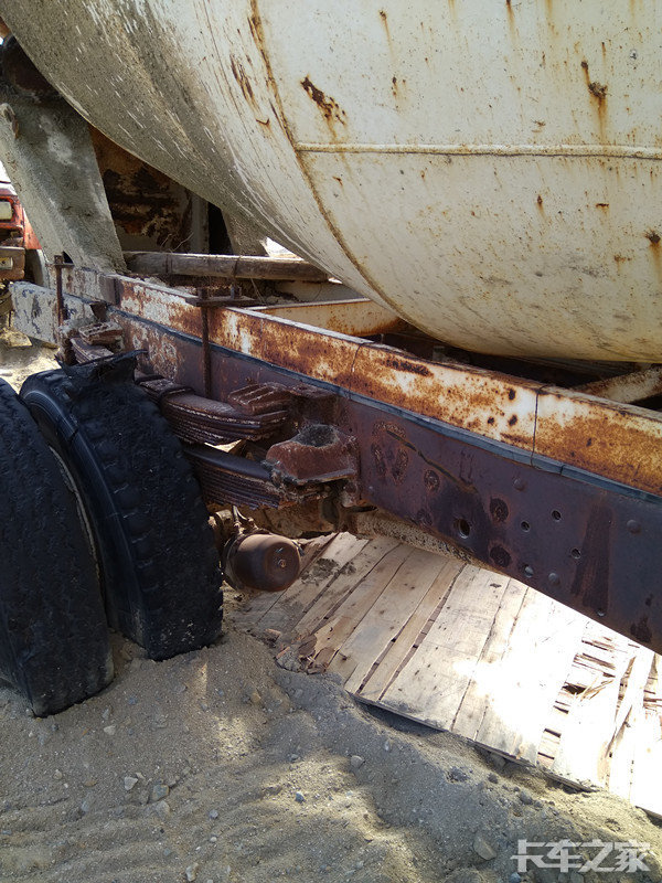 好少见的长头搅拌车报废的