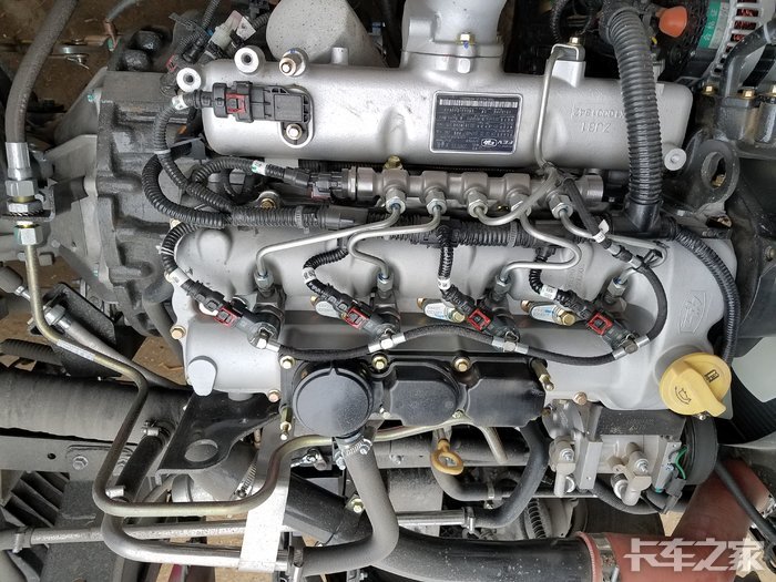 全国首台江淮骏铃v6云内d30发动机