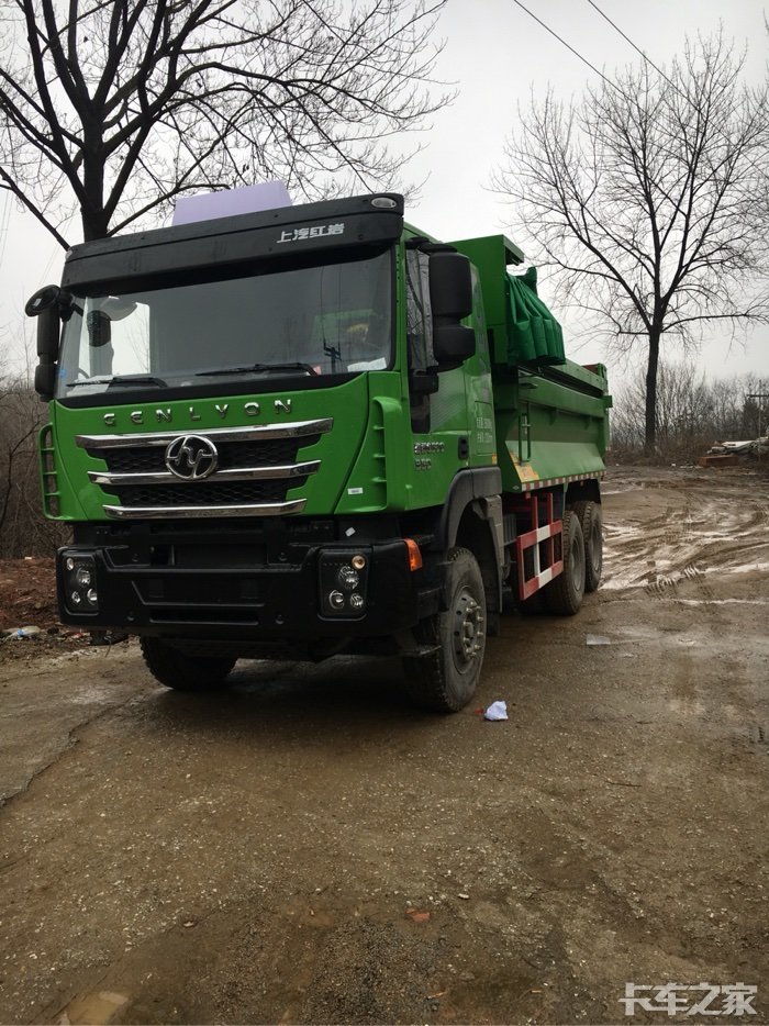 信阳第一辆红岩杰狮渣土车